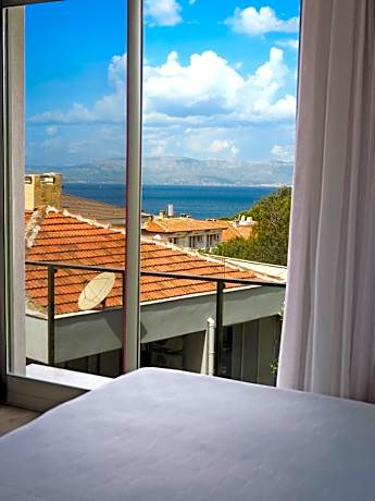 Double Room with Balcony and Sea View