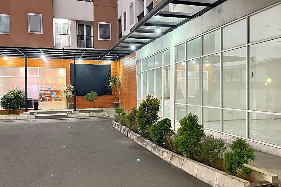 Urban Hotel Serpong by Zuzu