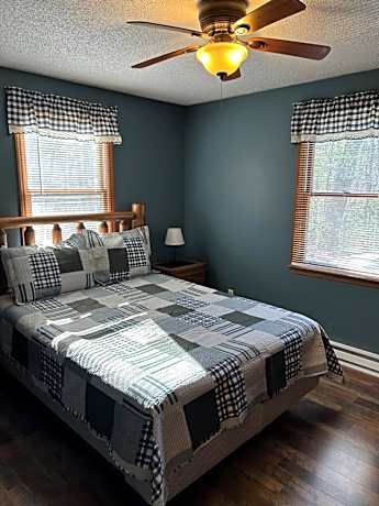 One-Bedroom Queen Cottage