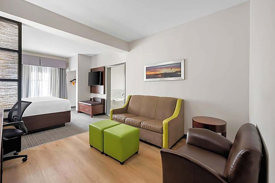 Comfort Suites New Bern near Cherry Point