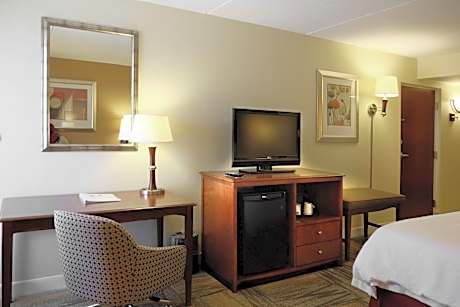 1 King Bed Nonsmoking