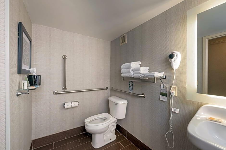 Best Western Plus Strongsville Cleveland
