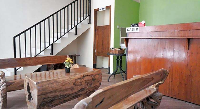 RedDoorz Syariah near Exit Tol Malang