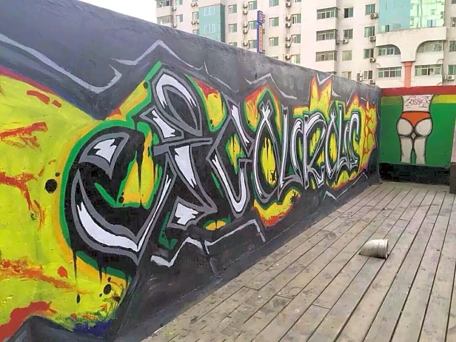 Xi'An Busy Hotel Bell Tower City Wall