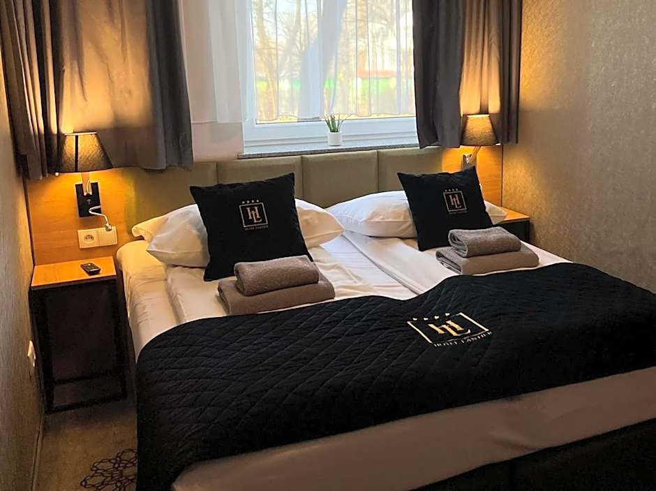 Apartamenty Katowice by Lantier - Swimming Pool Zone