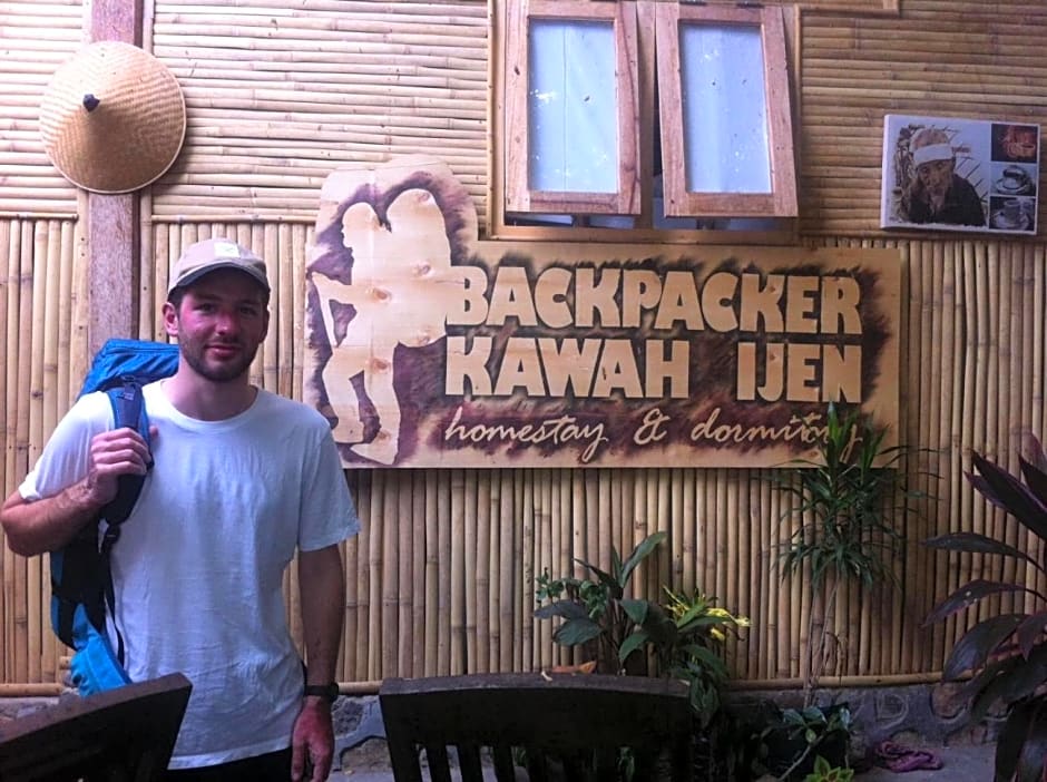 Backpacker Kawah Ijen