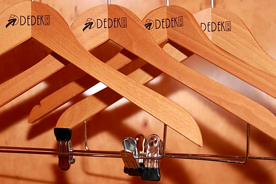 Dedek Park - historyczny dworek w pięknym Parku Skaryszewskim obok Stadionu Narodowego