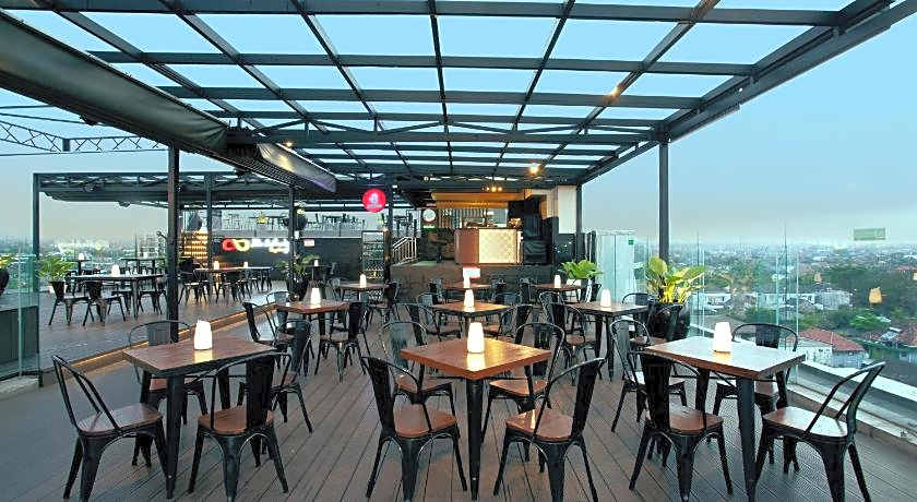 Platinum Adisucipto Hotel & Conference Center