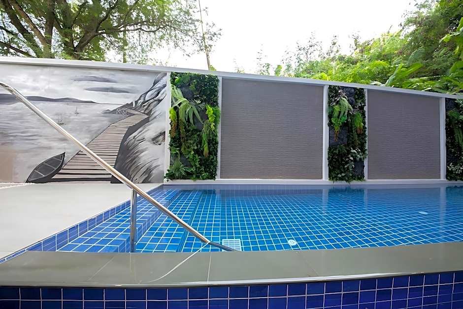 Golden Paradise Hotel