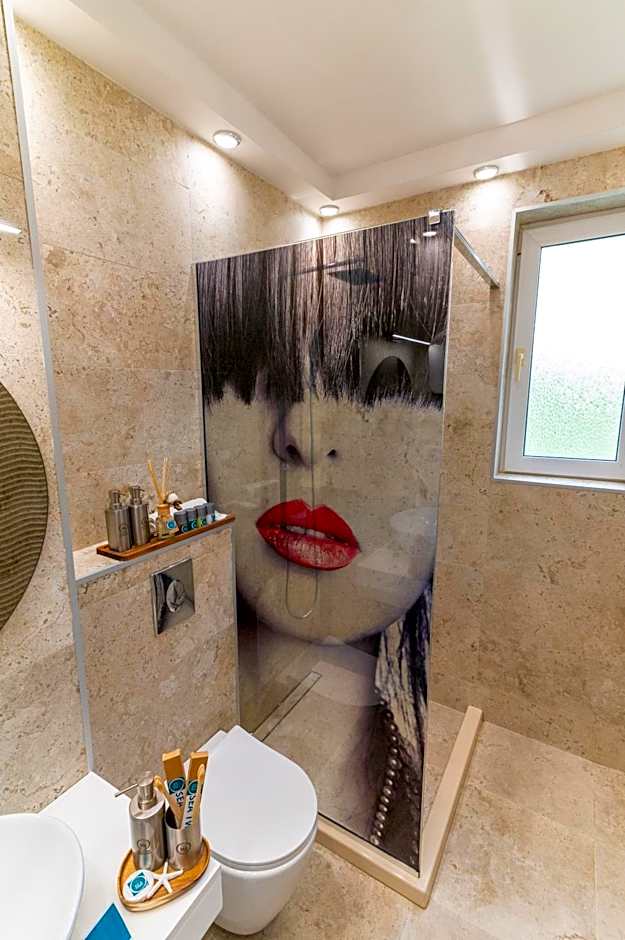 Sea Twins Luxury Aparthotel - 150 m from the beach