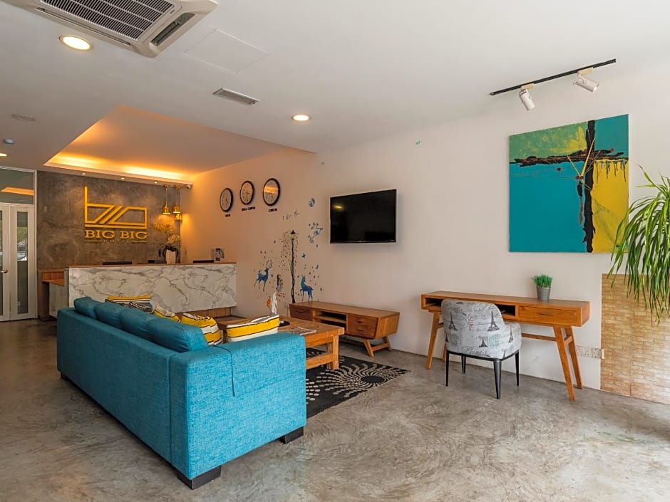 OYO 89355 Big Big Hotel