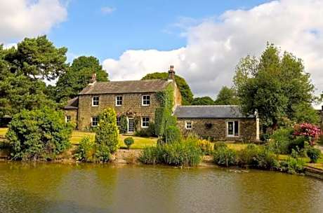 Woodsome Hall Golf Club Cottage on the Course