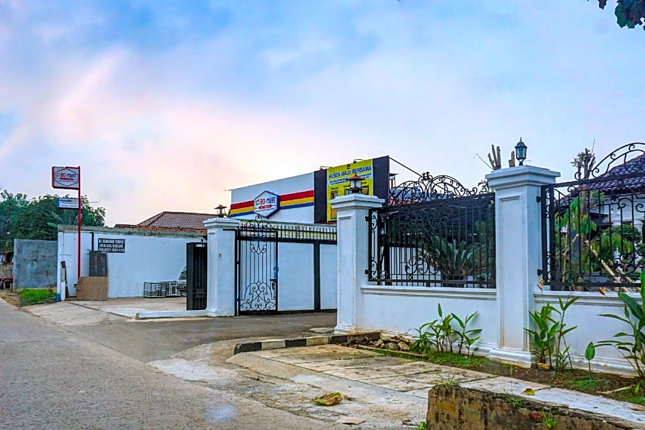 Collection O 92465 Sawangan Guest House Syariah