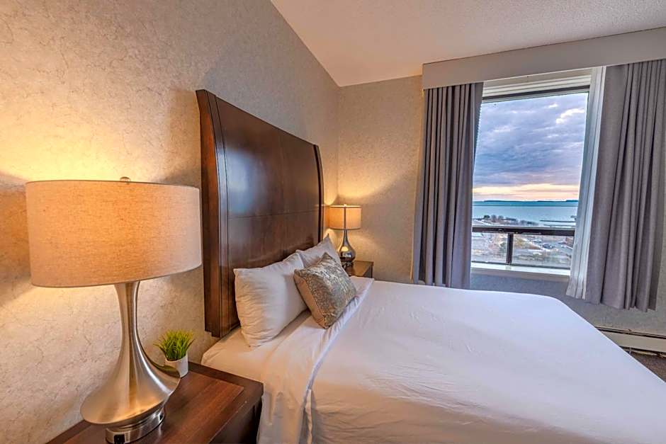Prince Arthur Waterfront Hotel & Suites