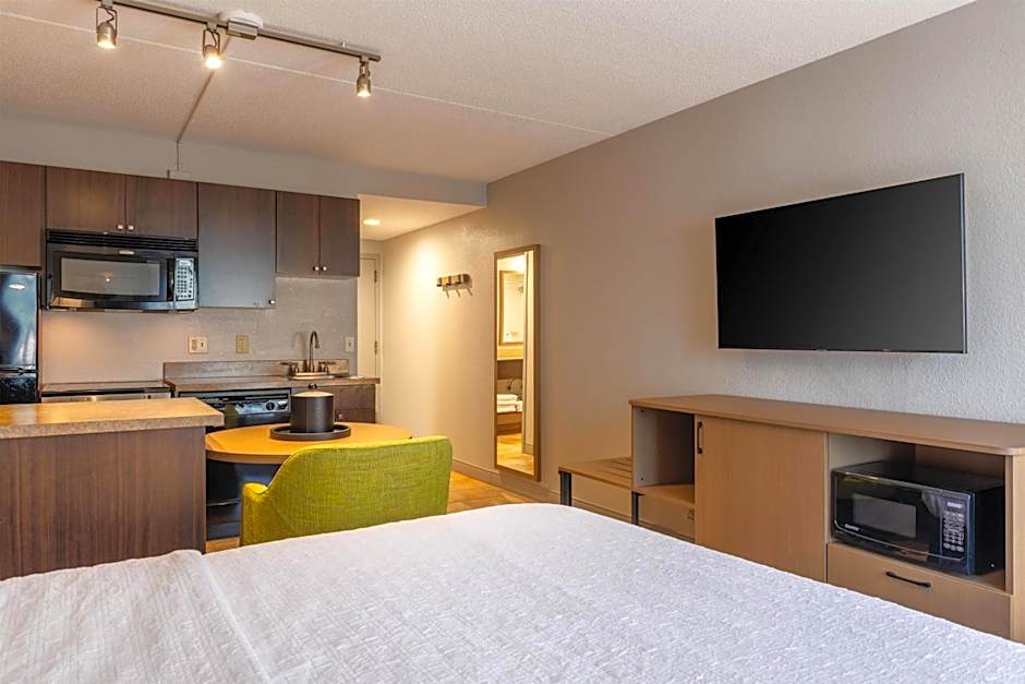 Hampton Inn By Hilton Portsmouth Central