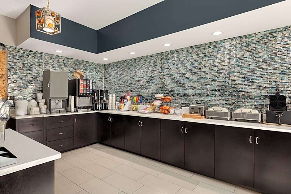 La Quinta Inn & Suites by Wyndham Oxford - Anniston