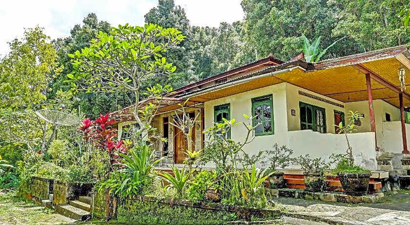 OYO Homes 91094 Desa Wisata Banyuatis