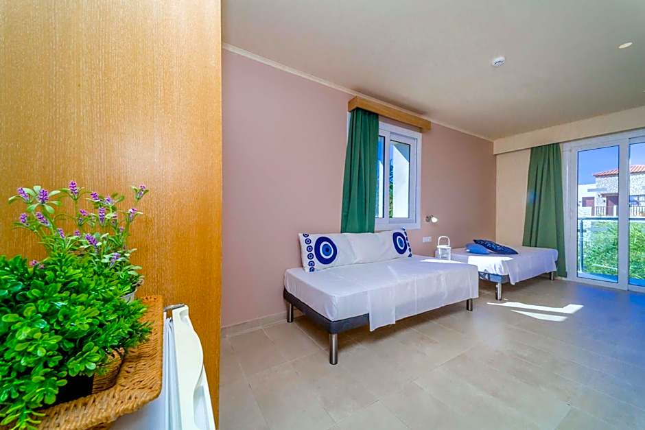 Amaryllis front beach hotel