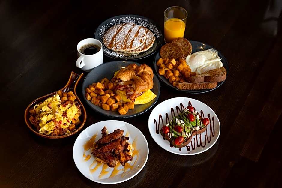 Cyrus Hotel, Topeka, A Tribute Portfolio Hotel