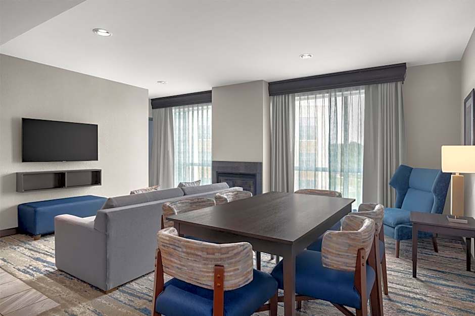 Embassy Suites By Hilton Charlotte/Ayrsley