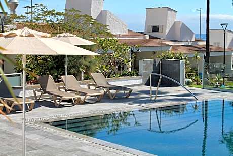 Bungalows Side Shore