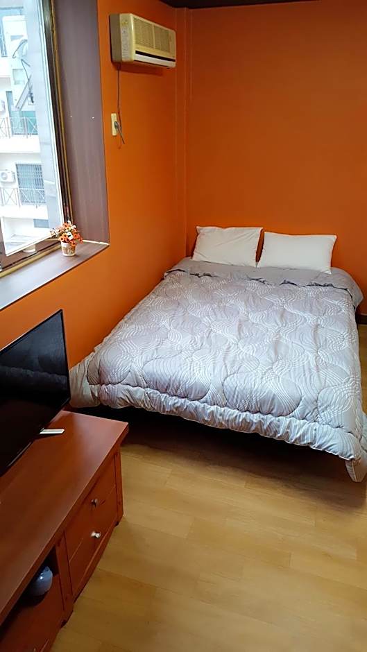 Photo 1 of 6 of Double Room