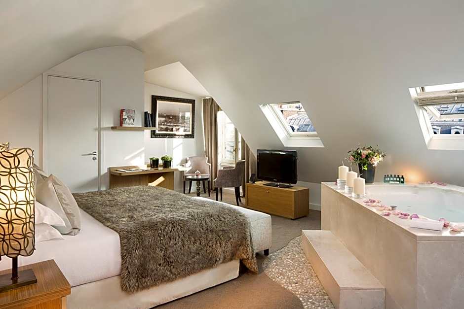 Hotel Lumen Paris Louvre