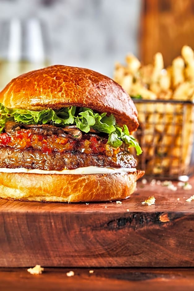 UCLA MEYER AND RENEE LUSKIN CONFERENCE CENTER