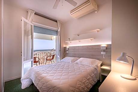 Double or Twin Room with Balcony and Sea View