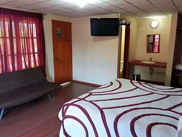 HOTEL RESTAURANT LOS PRISMAS