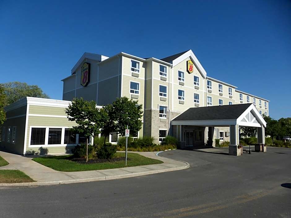 Super 8 by Wyndham Peterborough