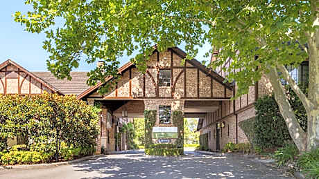 Peppers The Hills Lodge