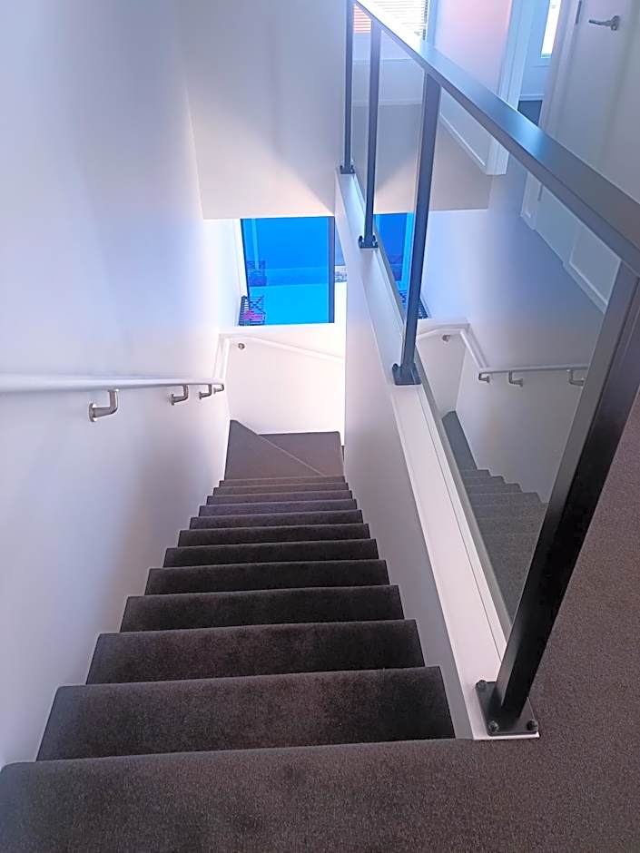 New Modern Townhouse Near Town& Beach