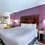 La Quinta Inn & Suites by Wyndham Louisville East