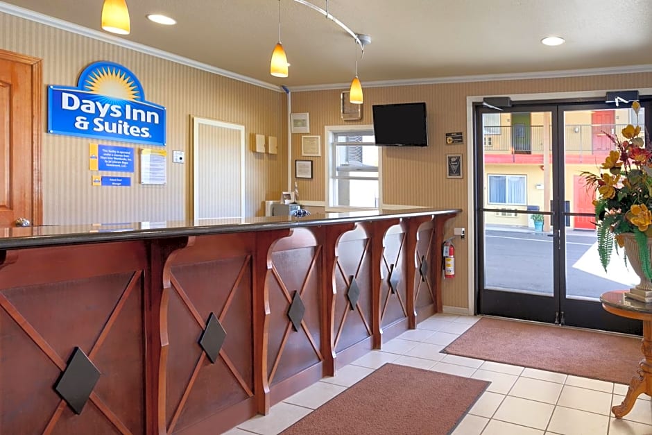 Days Inn & Suites by Wyndham Arcata