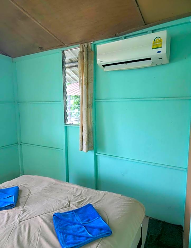 Phi Phi Seaside Bungalow