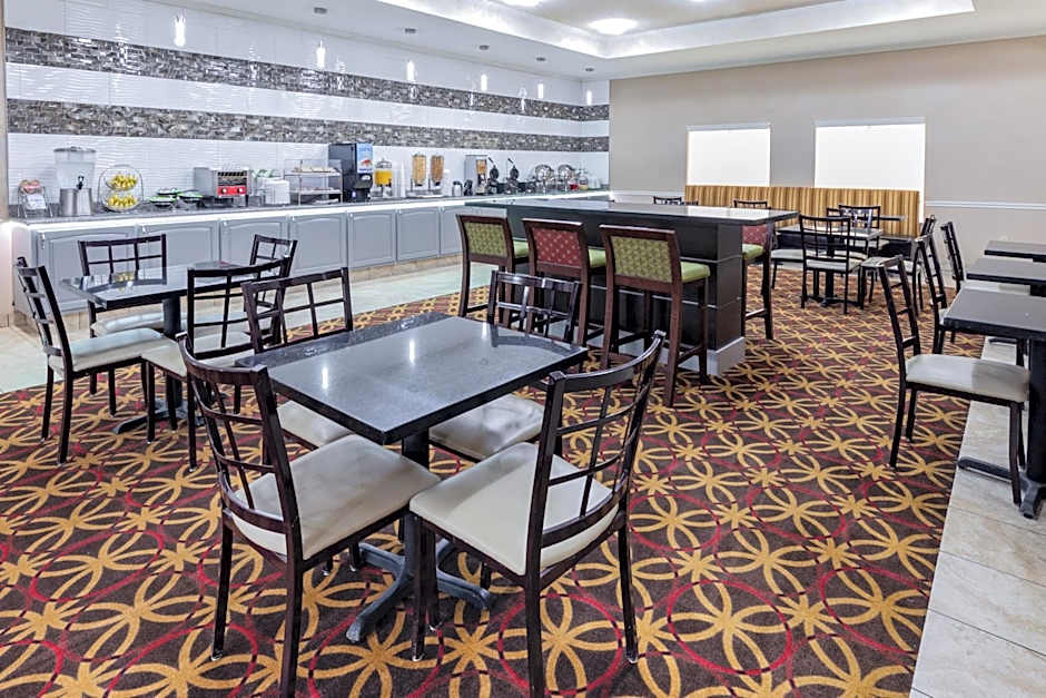 La Quinta Inn & Suites by Wyndham Garland Harbor Point