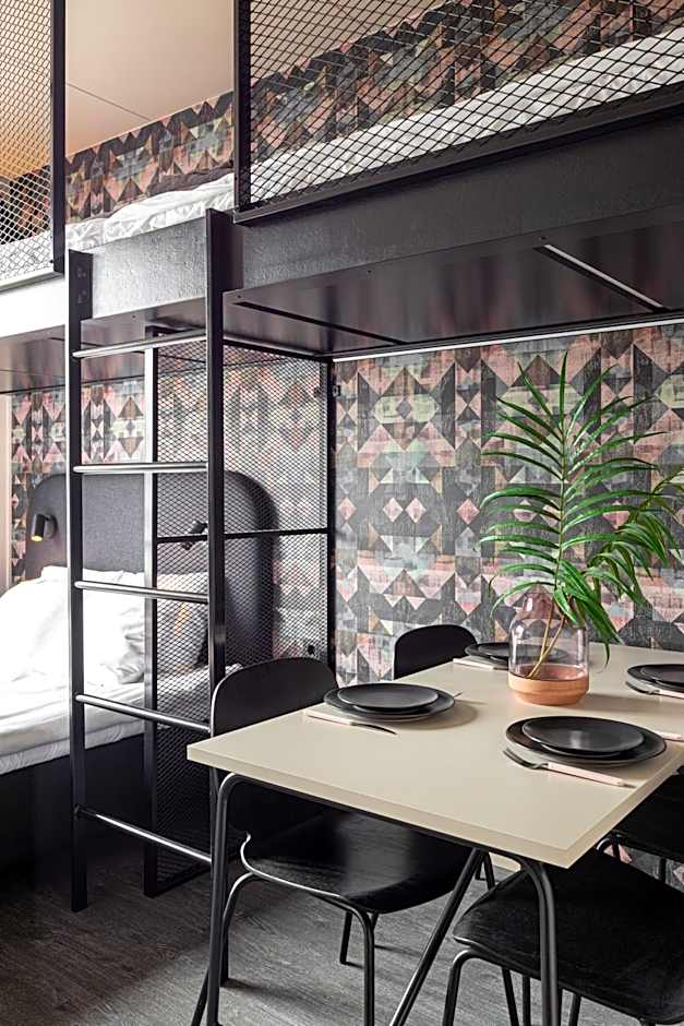 Hugo Apartment Hotel