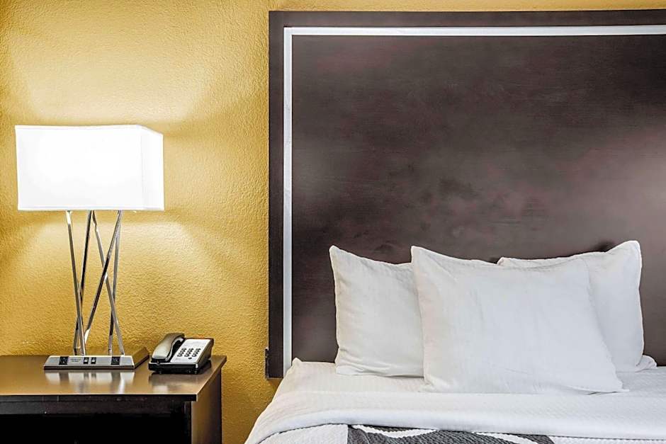 La Quinta Inn & Suites by Wyndham Emporia