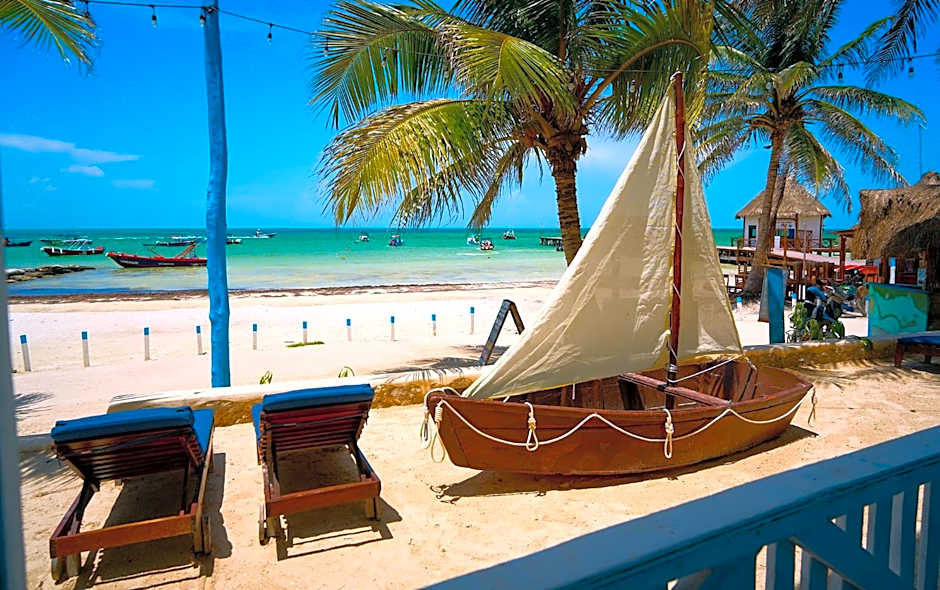 El Faro Beach Front by ÓOL Hotels