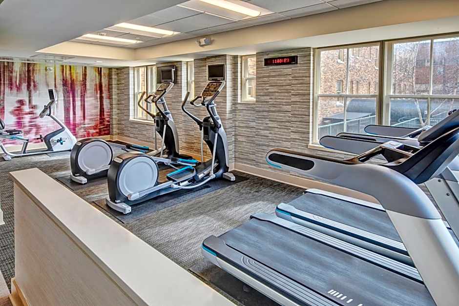 Courtyard by Marriott Kansas City Country Club Plaza