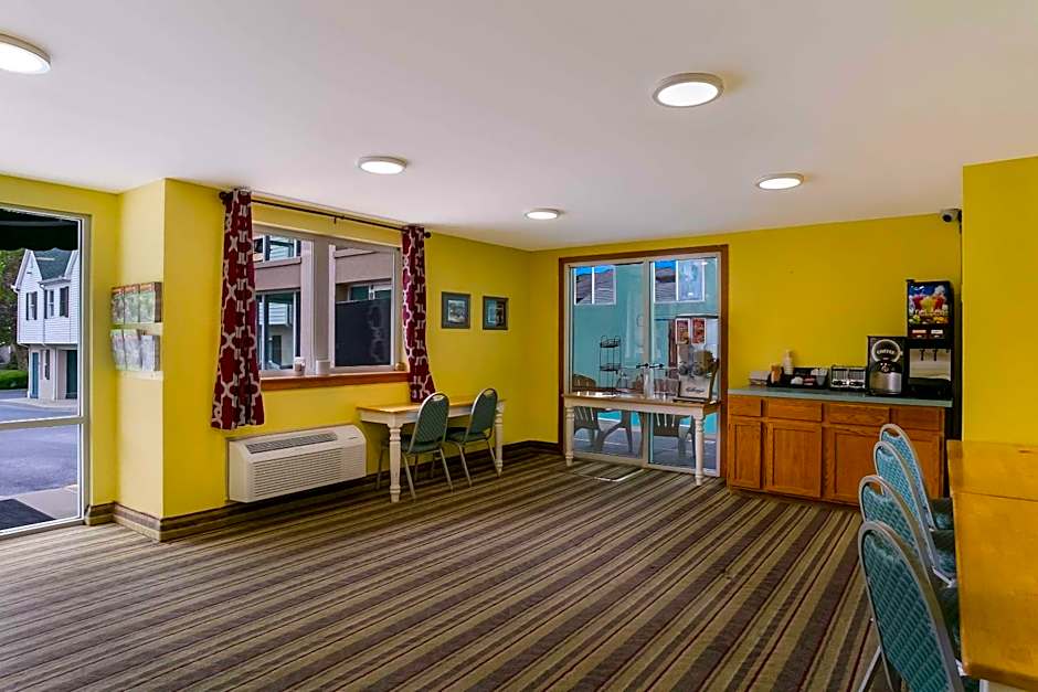 Rodeway Inn & Suites