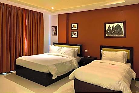 Twin Room with Pool View