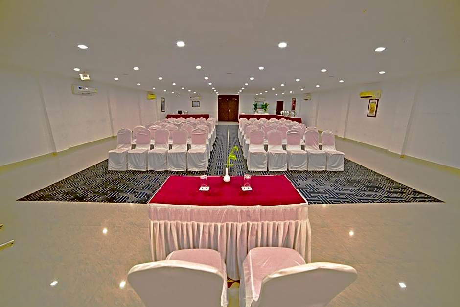 Hotel Clarks Collection Bhavnagar