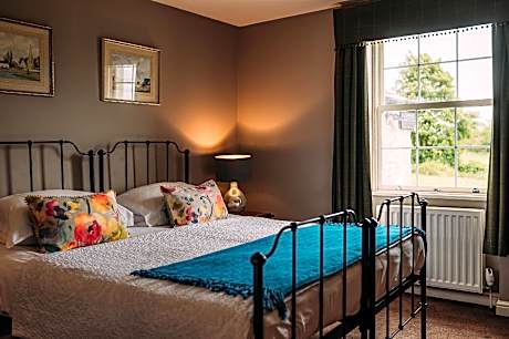 Double or Twin Room with Shower