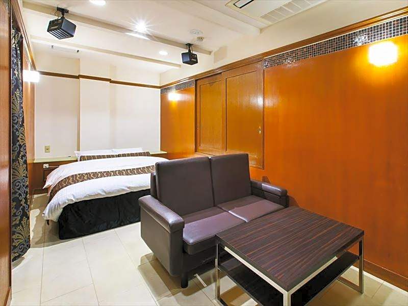 HOTEL C-PLUS - Adult Only