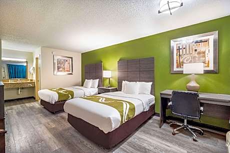 2 Double Beds Accessible