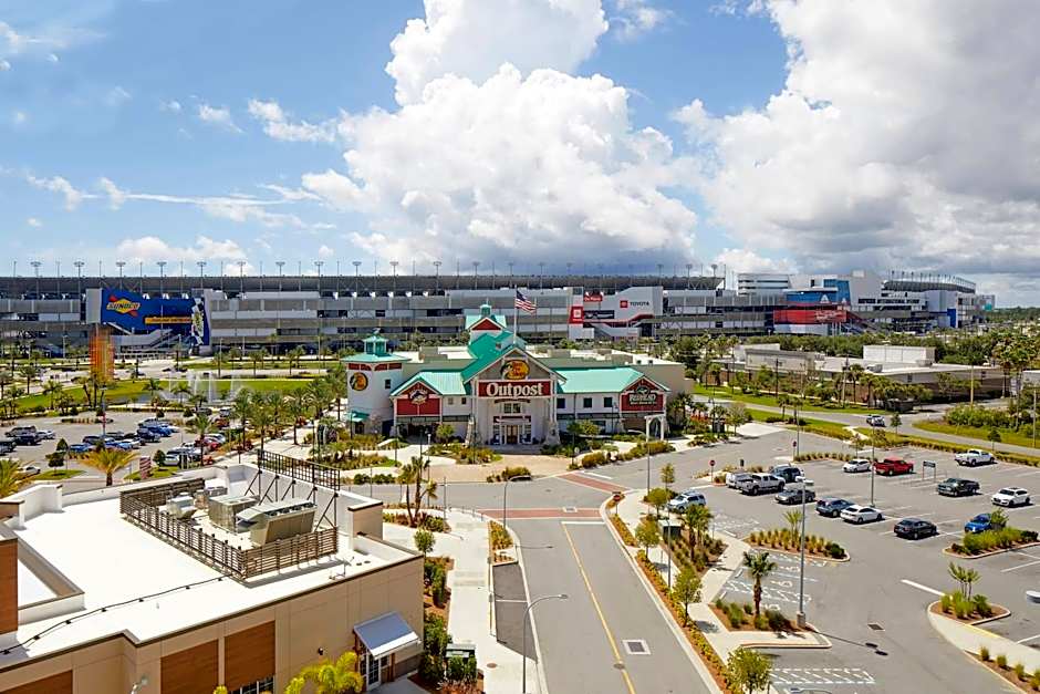 The Daytona, Autograph Collection