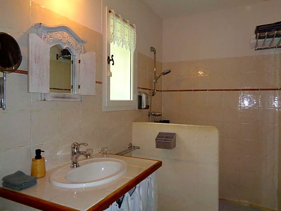 Clos des Lavandes - Chambres et Suites de charme climatisées-Luberon