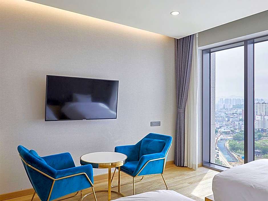 CS Hotel